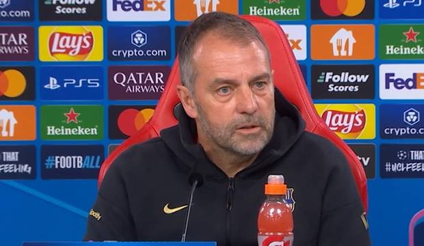 Barca triumphiert in Unterzahl