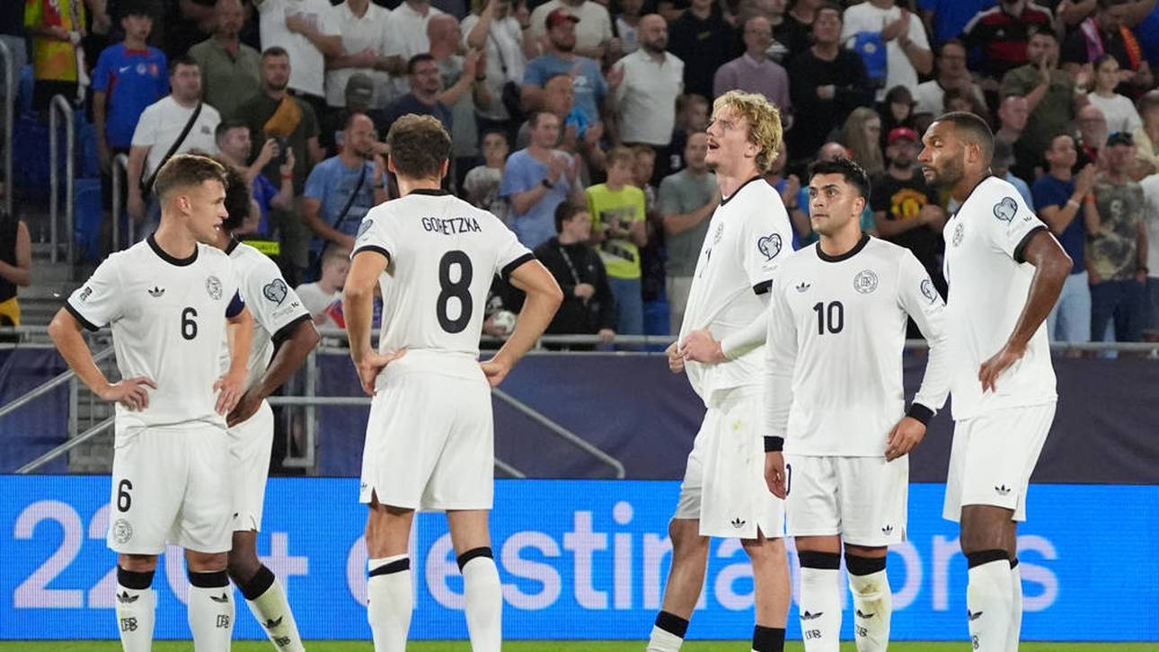 Das DFB-Team nach der Niederlage in der Slowakei