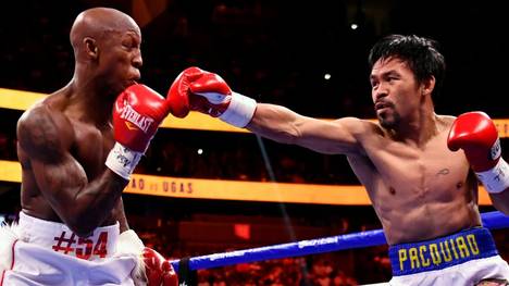 Manny Pacquiao (r.) unterliegt Yordenis Ugas