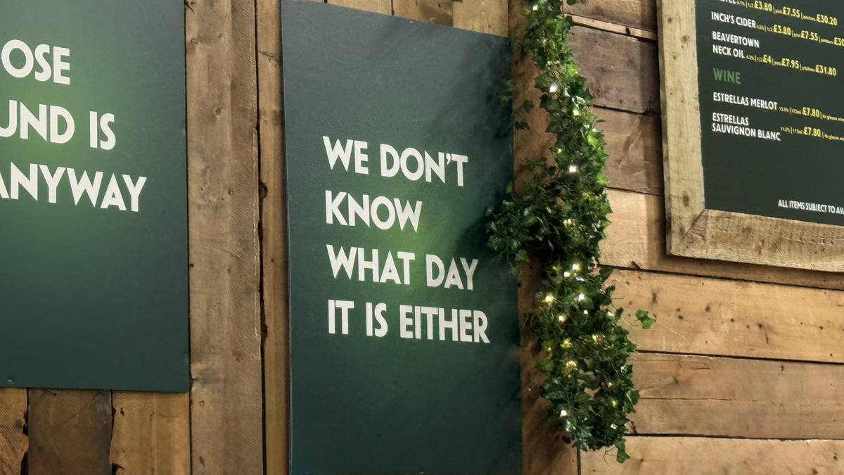 Das eigentliche Motto lautet aber: Feiern - und Darts genießen! Solange, bis man keine Ahnung mehr hat, welcher Tag denn gerade eigentlich sei...