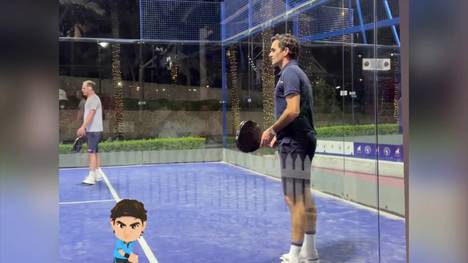 Roger Federer beendete erst vor wenigen Monaten seine aktive Karriere als Tennis-Spieler. Jetzt steht die Tennis-Legende zurück auf dem Court. 