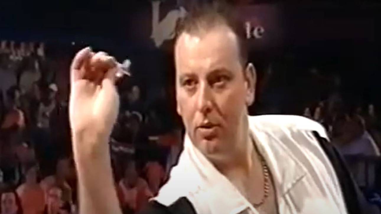 Er warf den ersten 9-Darter im TV