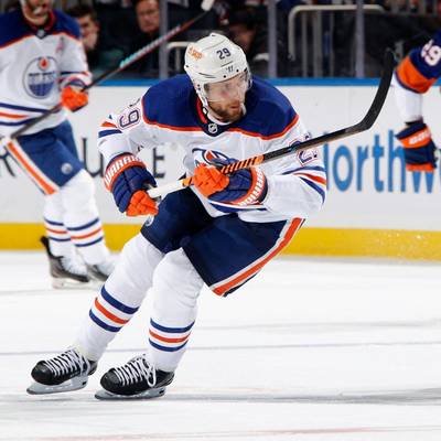 Leon Draisaitl bleibt weiterhin ein Garant für Erfolge der Edmonton Oilers in der nordamerikanischen Eishockey-Profiliga NHL.