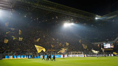 Die Fans auf der Dortmunder Südtribüne vor einem Bundesligaspiel