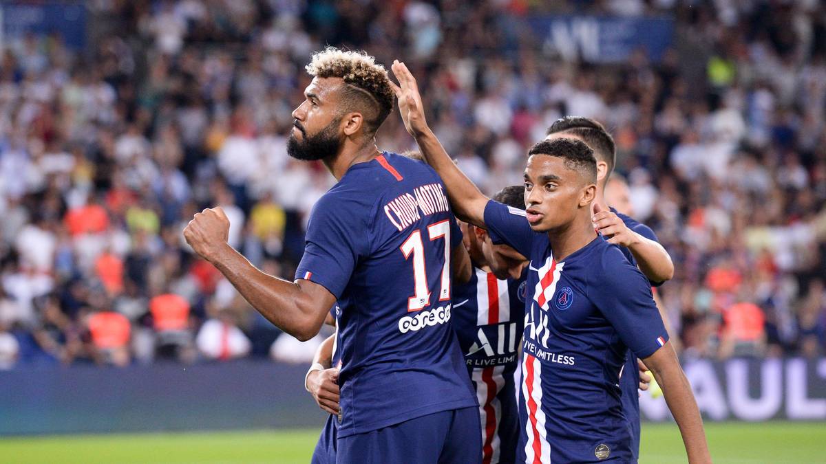 Auf Platz drei stehen mit je drei Treffern gleich acht Spieler: ERIC CHOUPO-MOTING (PSG), WISSAM BEN YEDDER und ISLAM SLIMANI (beide AS Monaco), JIMMY BRIAND (Bordeaux), KALIFA COULIBALY (Nantes), WYLAN CYPRIEN (Nizza), ROMAIN HAMOUMA (St. Etienne) und CASIMIR NINGA (Angers)
