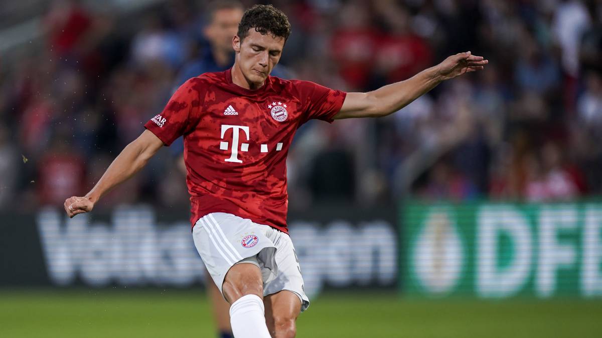 NUMMER 5: Benjamin Pavard seit Saison 2019/2020. Sein Vorgänger spielte von 2016 bis Mai dieses Jahres bei den Münchnern und wechselte diesen Sommer zu Borussia Dortmund: Mats Hummels. Auch Klaus Augenthaler trug mal die 5, und dann natürlich mit Franz Beckenbauer der Libero schlechthin 
