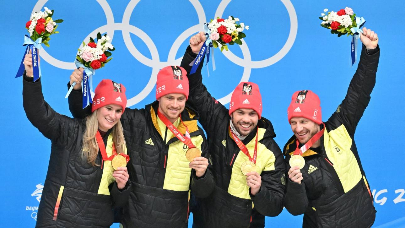 Geisenberger beglückwünscht Wendl/Arlt