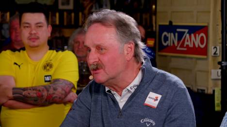Nico Schlotterbeck ist zwar wieder fit, sitzt beim Champions-League-Rückspiel bei Atalanta Bergamo aber auf der Bank von Borussia Dortmund. SPORT1-Experte Peter Neururer äußert im Fantalk sein Unverständnis.