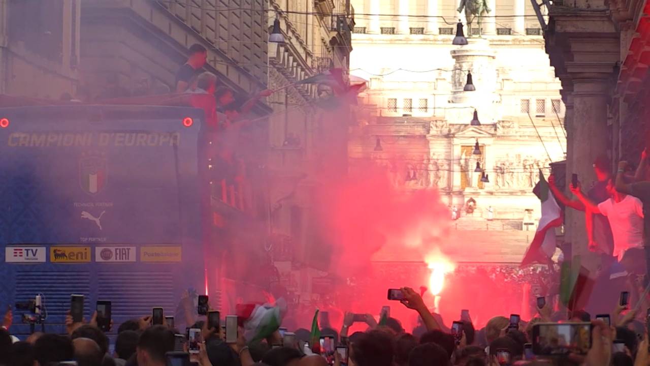 EM-Party in Rom: Tausende Italiener feiern ihre Helden