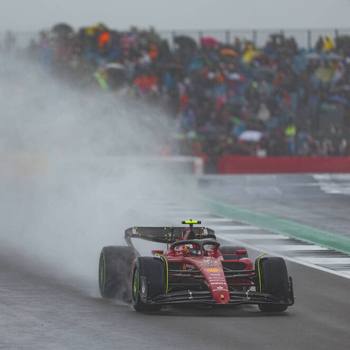 Carlos Sainz hat sich beim Großen Preis von Großbritannien die Pole Position gesichert. 