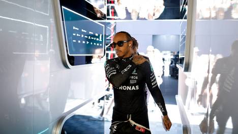 Lewis Hamilton bleibt bei Mercedes