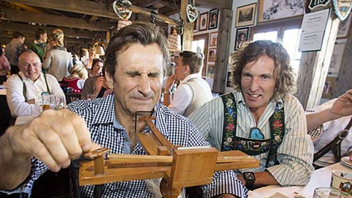 Aus dem Motorsport zieht er sich 2009 zurück, 2014 feiert er ein vielbeachtetes Comeback in einer Motorsportrennserie für Gran-Turismo-Fahrzeuge. Auf dem Oktoberfest 2014 probiert er zusammen mit Bergsteiger Stefan Glowacz eine Schnupftabakkanone aus - mit mäßiger Freude