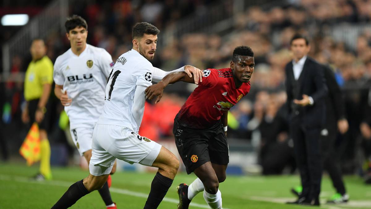 Seither kamen die Spanier nicht mehr über das Viertelfinale hinaus und scheitern bei neun weiteren Teilnahmen sogar fünfmal in der Gruppenphase - in der laufenden Spielzeit unter anderem an Juventus Turin und Manchester United mit Paul Pogba (Foto rechts)