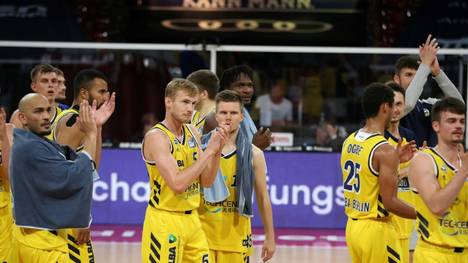 Aufgrund eines Coronafalls im persönlichen Umfeld von ALBA Berlin muss die Partie am Samstag gegen den MBC Weißenfels kurzfristig verschoben werden. 