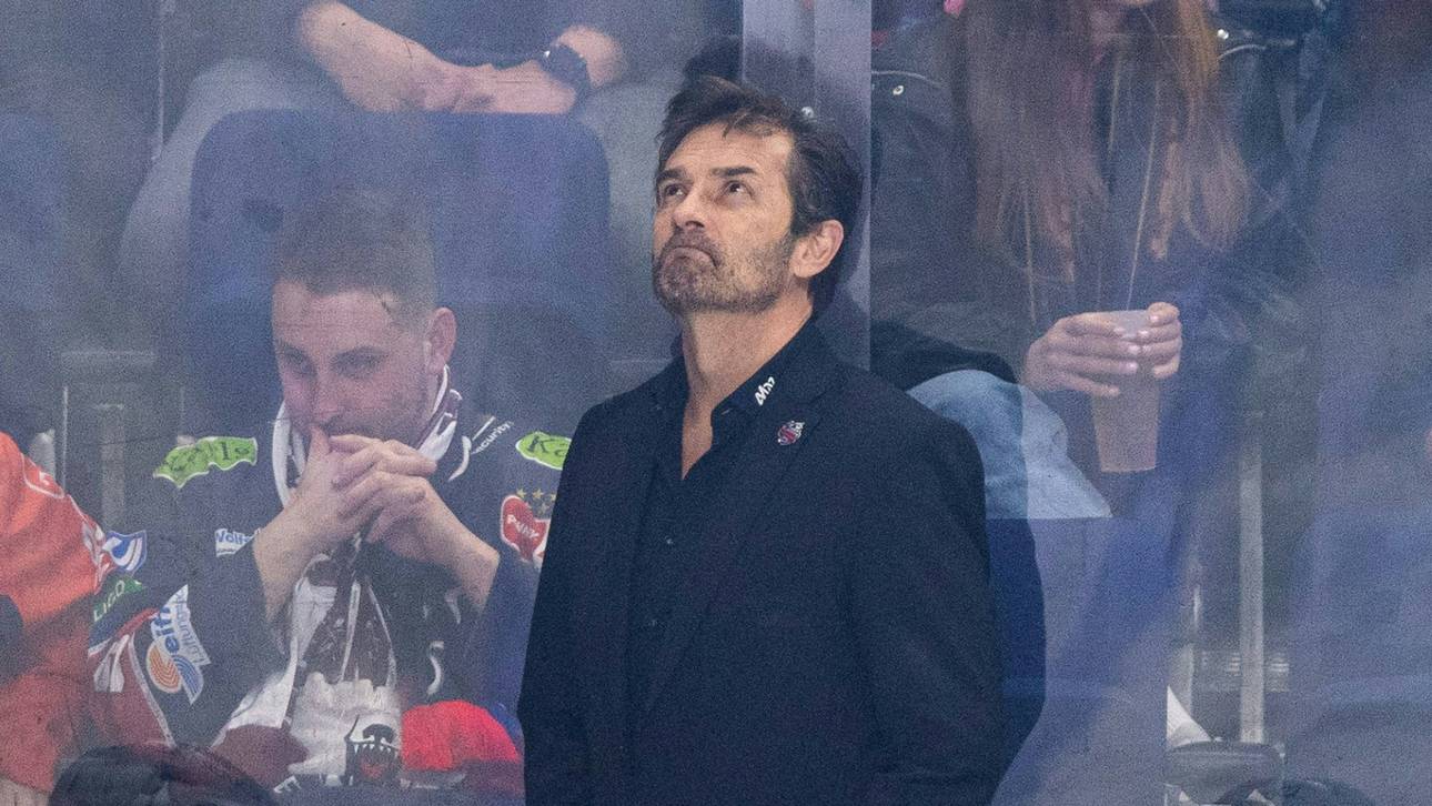 Blickt nach oben: Adler-Trainer Dallas Eakins 