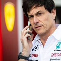 Lewis Hamilton kämpft beim Saisonauftakt in Bahrain mit verschiedenen Problemen. Mercedes-Teamchef Toto Wolff findet danach klare Worte - und erklärt, wieso es zwischenzeitlich sogar „dramatisch“ war.