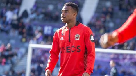 Youssoufa Moukoko galt einst als Jahrhunderttalent. Nun verlässt er den BVB wohl endgültig. Sein neuer Klub überrascht. Der Höhenflug ist erstmal beendet.