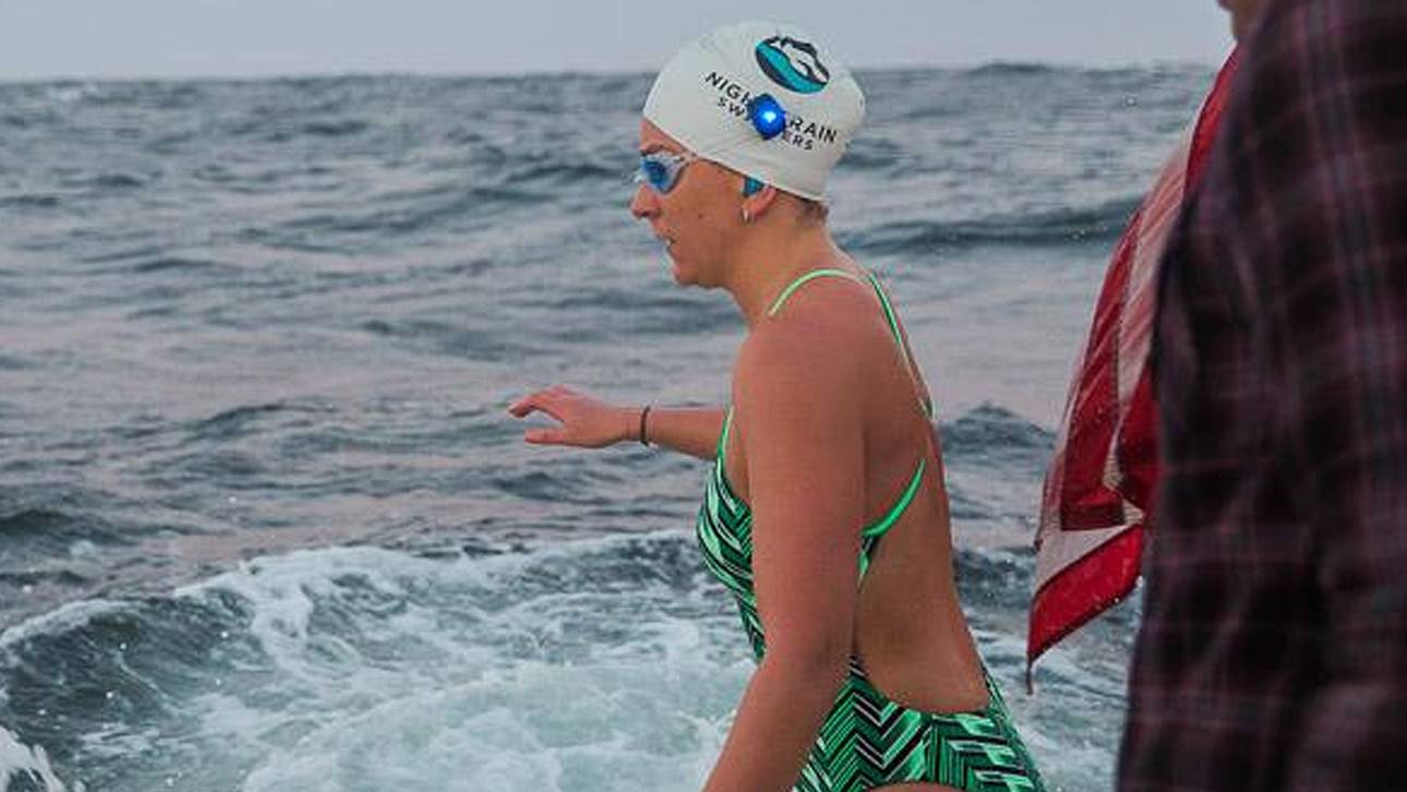 Chambers schwimmt durch Hai-Revier