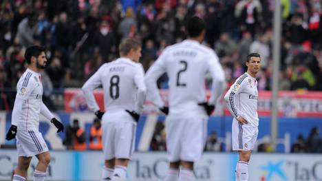 Cristiano Ronaldo (r.) hat seit sechs Spielen mit Real Madrid nicht gegen Atletico gewonnen