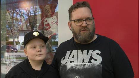 Fans des FC Bayern München sprechen über Leroy Sané, der trotz Verletzung häufig zum Einsatz kam.