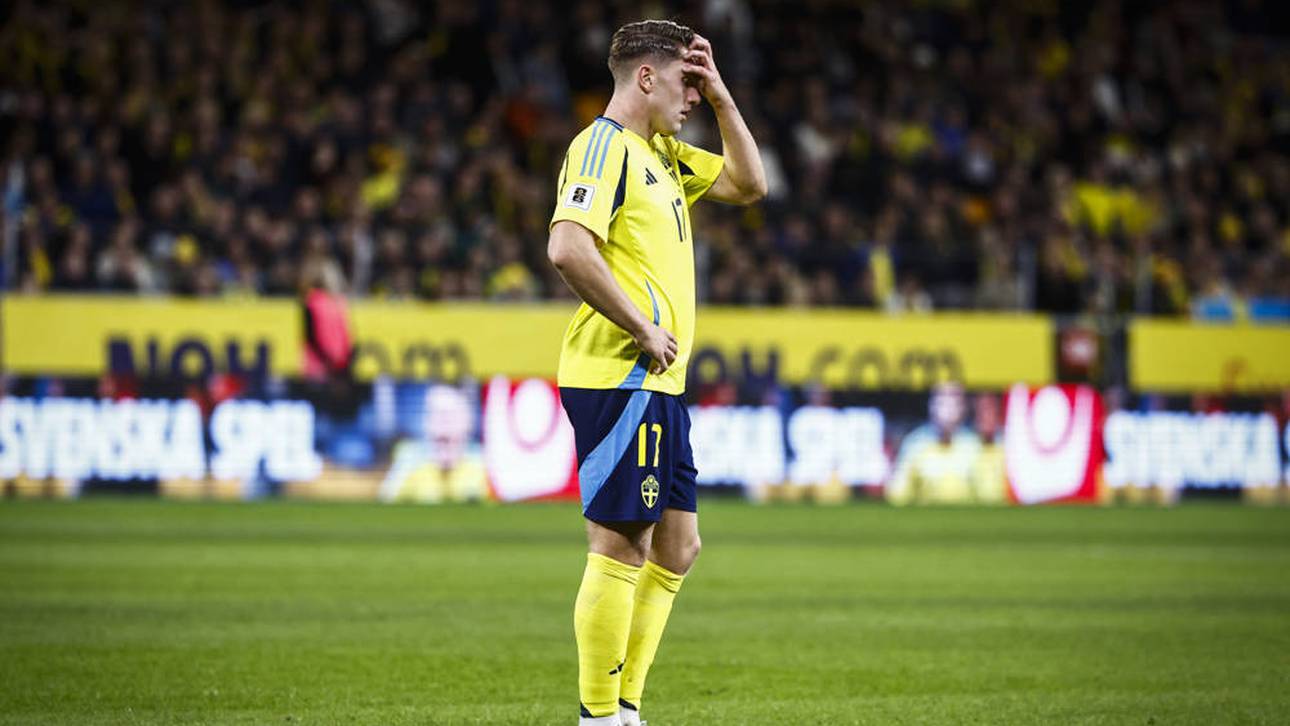 Viktor Gyökeres fasst sich mit der Hand an den Kopf