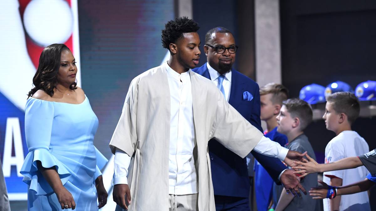 5 - DARIUS GARLAND (PG/Cleveland Cavaliers/Vanderbilt): Nach der Wahl von Collin Sexton im Vorjahr schnappten sich die Cavs mit Garland wieder einen Point Guard. Erstklassiger Shooter, seine Passfähigkeiten können da nicht mithalten. NBA-Vergleich: Damian Lillard