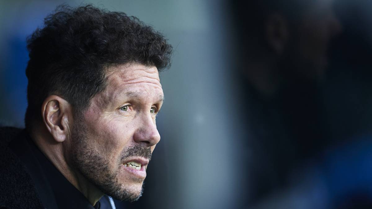 Diego Simeone (Atletico Madrid) ist mit 3.300.000 Euro brutto monatlich der Topverdiener unter den Trainern. Der 48-Jährige hat einen fürstlichen Vertrag und verdient fast das Doppelte wie ein Pep Guardiola