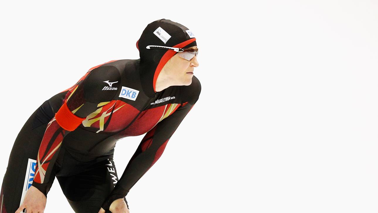 Pechstein läuft am Podium vorbei