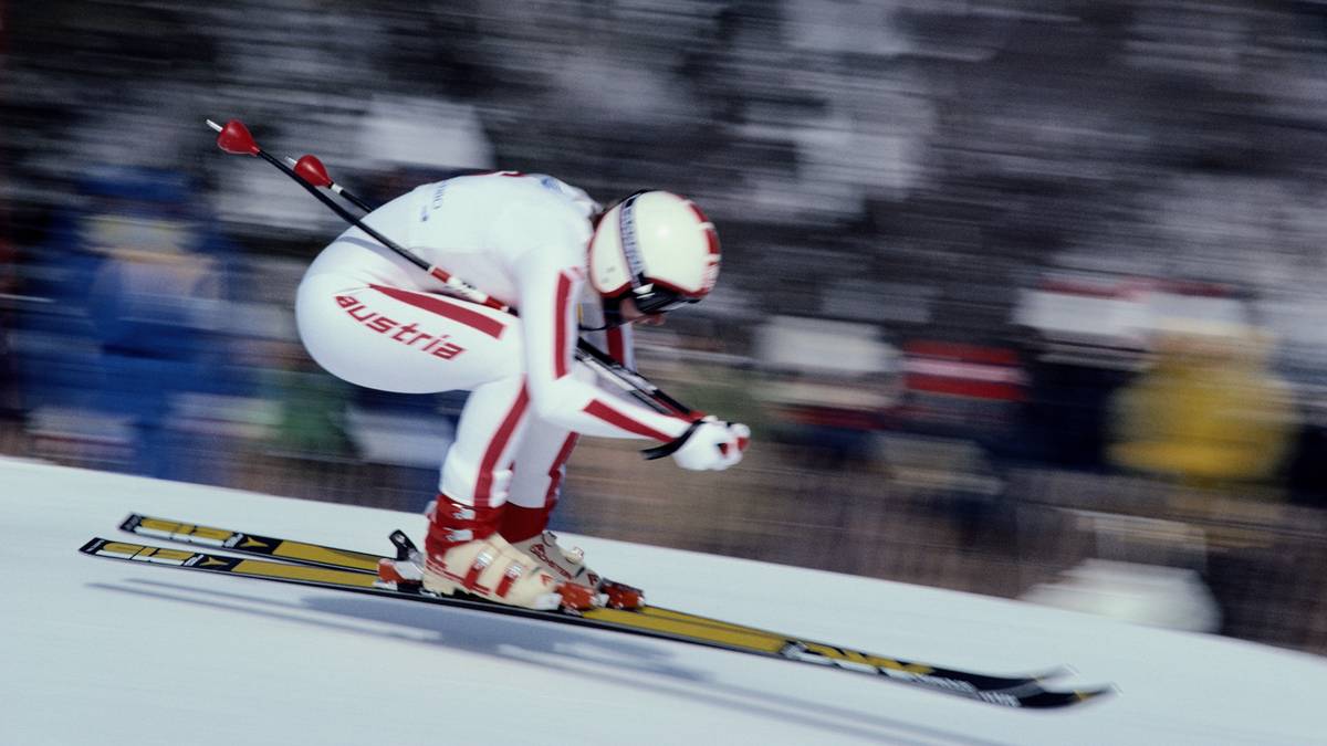 Bei Olympischen Spielen hatte Moser-Pröll zu kämpfen. Dreimal Edelmetall sind eine dürftige Ausbeute. Dennoch schlug "La Pröll" - den Ehrentitel verliehen ihr französiche Medien - mit Gold in der Abfahrt von Lake Placid 1980 zu. Mit neun WM-Medaillen lief es für sie bei Weltmeisterschaften aber außerordentlich gut