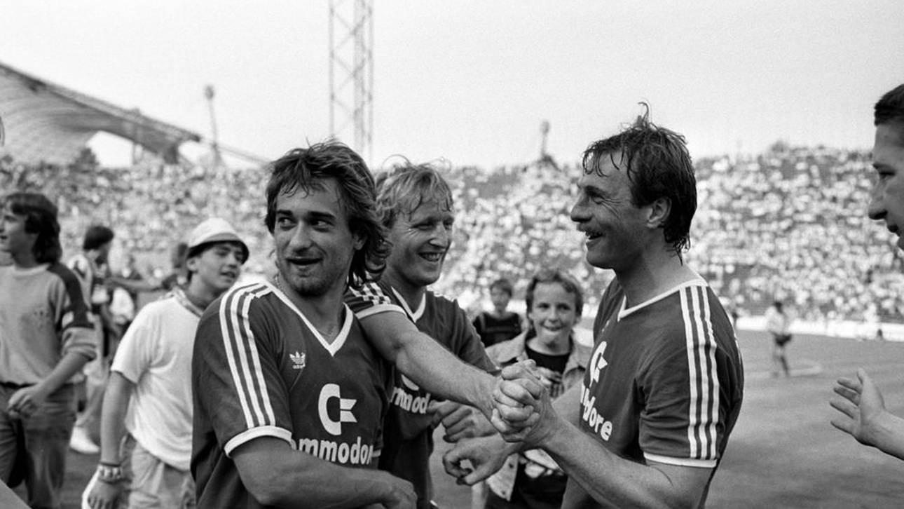 Helmut Winklhofer (l.) durfte am Saisonende trotzdem die Meisterschaft bejubeln