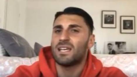 Vincenzo Grifo trifft sich mit SPORT1 zum Skype-Interview. Der Deutsch-Italiener erzählt, wie er die Zeit in Quarantäne erlebt und wie es seinen Verwandten in Italien geht.