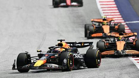 Zwei McLaren jagen Max Verstappen