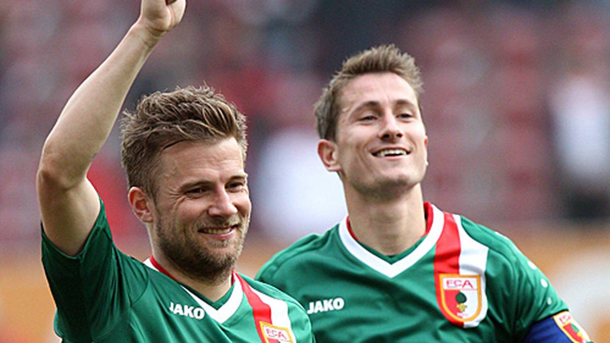 Überraschung der Hinrunde: Wer dachte, der FC Augsburg sei eine Eintagsfliege der Vorsaison, sieht sich in der Hinrunde getäuscht. Mit Konzepttrainer Markus Weinzierl mischen die Schwaben die Liga auf und stehen auf einem sensationellen sechsten Platz - punktgleich mit den Gladbachern, die Champions-League-Platz vier belegen