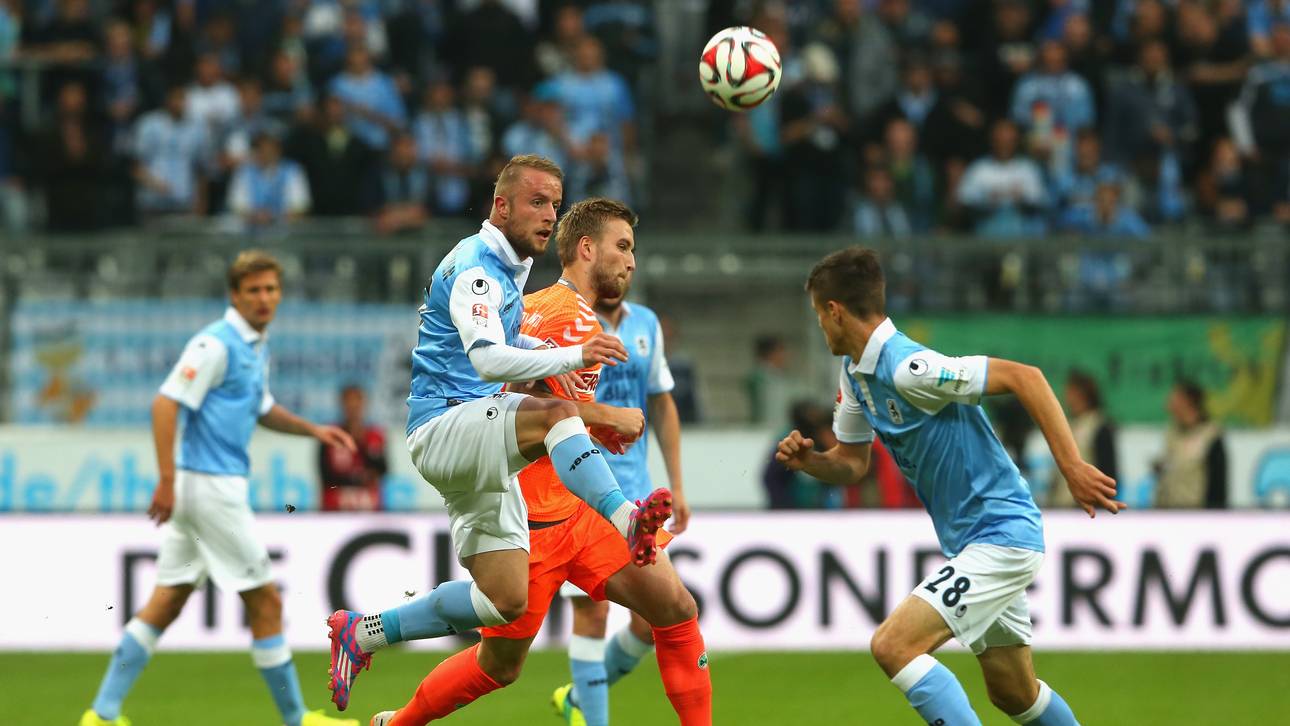 1860 in Fürth mit Rücken zur Wand