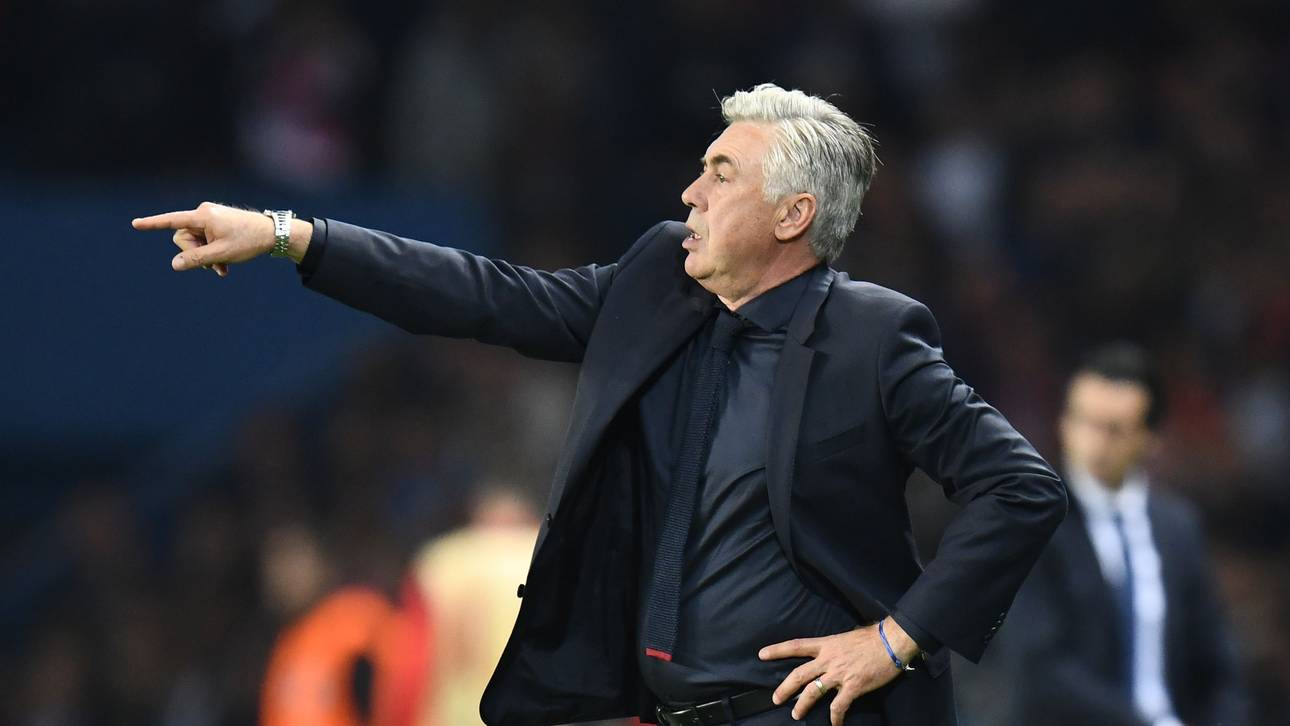 Ancelotti in England im Gespräch