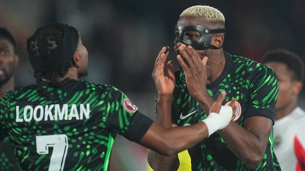 Nigeria verpasste die WM-Qualifikation zum zweiten Mal in Folge. Die "Super Eagles" um Ademola Lookman (l., Atlético Madrid) und Victor Osimhen (r., Galatasaray Istanbul) stürzten ab