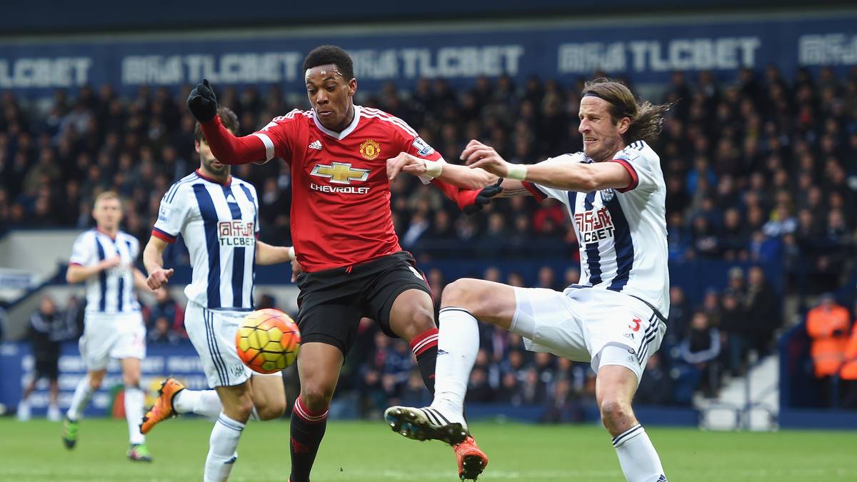 Beherrscht den tödlichen Pass, dribbelt sich aber recht oft fest. Trifft noch nicht immer die richtigen Entscheidungen auf dem Platz.