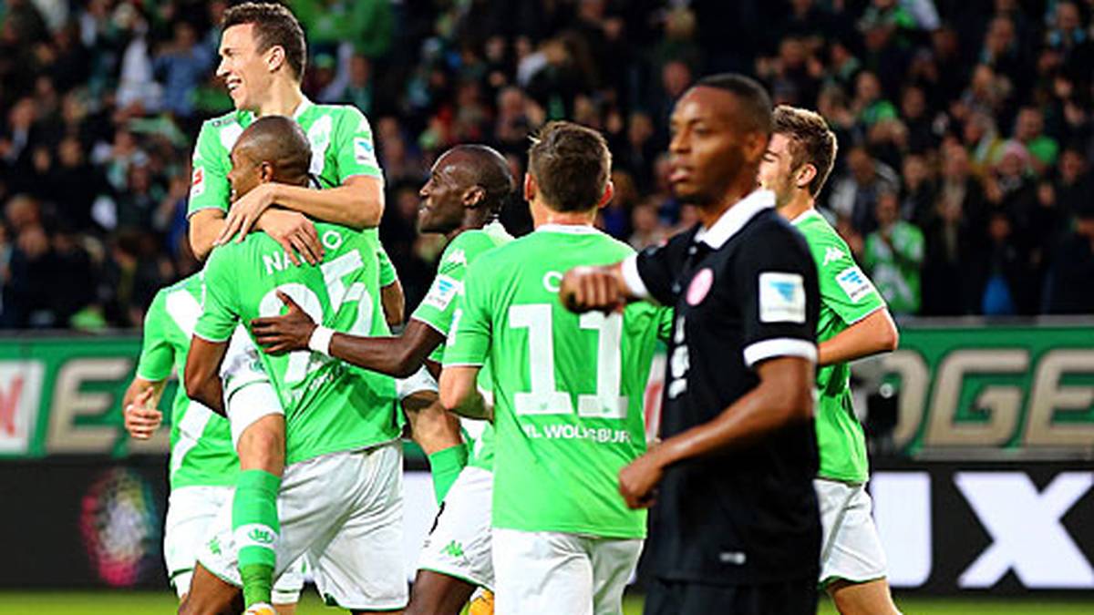 Bayern-Jäger der Hinrunde: Der Vormarsch des VfL Wolfsburg geht weiter. Mit 34 Punkten und Rang zwei legen die "Wölfe" die beste Hinrunde ihrer Vereinshistorie hin - besser noch als in der Meistersaison 2008/2009. Der Vorsprung auf den Tabellendritten beträgt bereits sechs Zähler. Damit ist der VfL der letzte verbliebene Bayern-Jäger, wenn auch mit dem respektablen Rückstand von elf Zählern