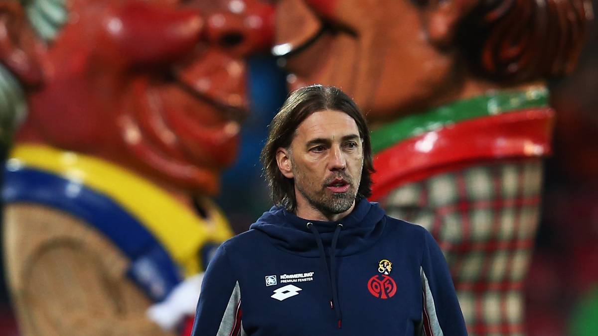 Zum Auftakt des 19. Spieltags hält am Freitagabend der Karneval Einzug in Mainz - und 05-Trainer Martin Schmidt ist mittendrin. Sein Team präsentiert sich gegen Gladbach in guter Verfassung