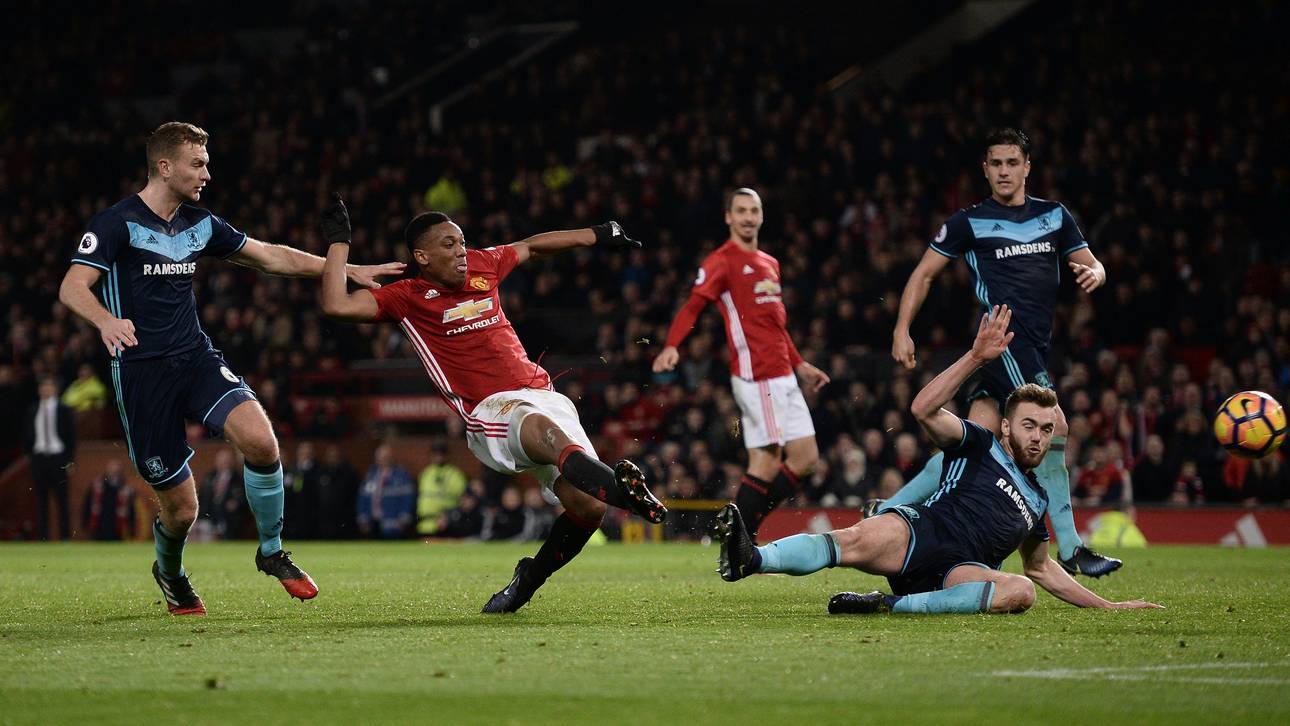 Blitz-Doppelpack rettet ManUnited