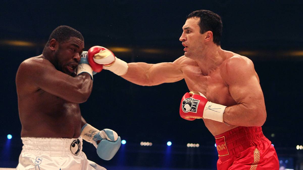 WLADIMIR KLITSCHKO: Selber Ort, selber Gegner, anderer Klitschko. Auch gegen Wladimir stieg Peter in den Ring und versuchte 2010 sein Glück. Mit 40.000 Zuschauern in der WM-Arena ist es sogar das größte Event der jüngeren Vergangenheit