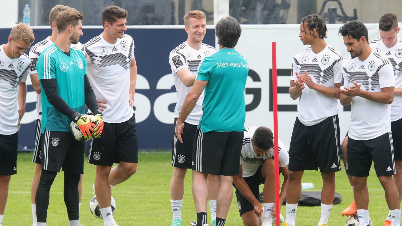 FIFA: DFB-Team verteidigt Spitze