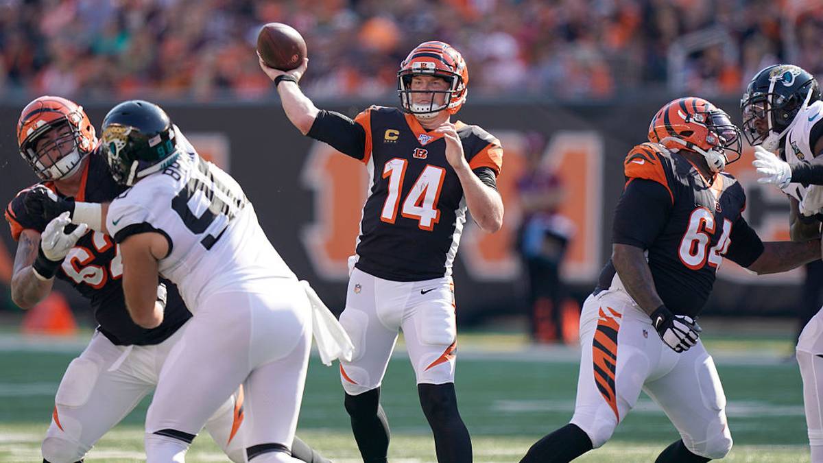 CINCINNATI, OHIO - OCTOBER 20: Andy Dalton #14 of the Cincinnati Bengals throws the ball during the NFL football game against the Jacksonville Jaguars at Paul Brown Stadium on October 20, 2019 in Cincinnati, Ohio. (Photo by Bryan Woolston/Getty Images)
