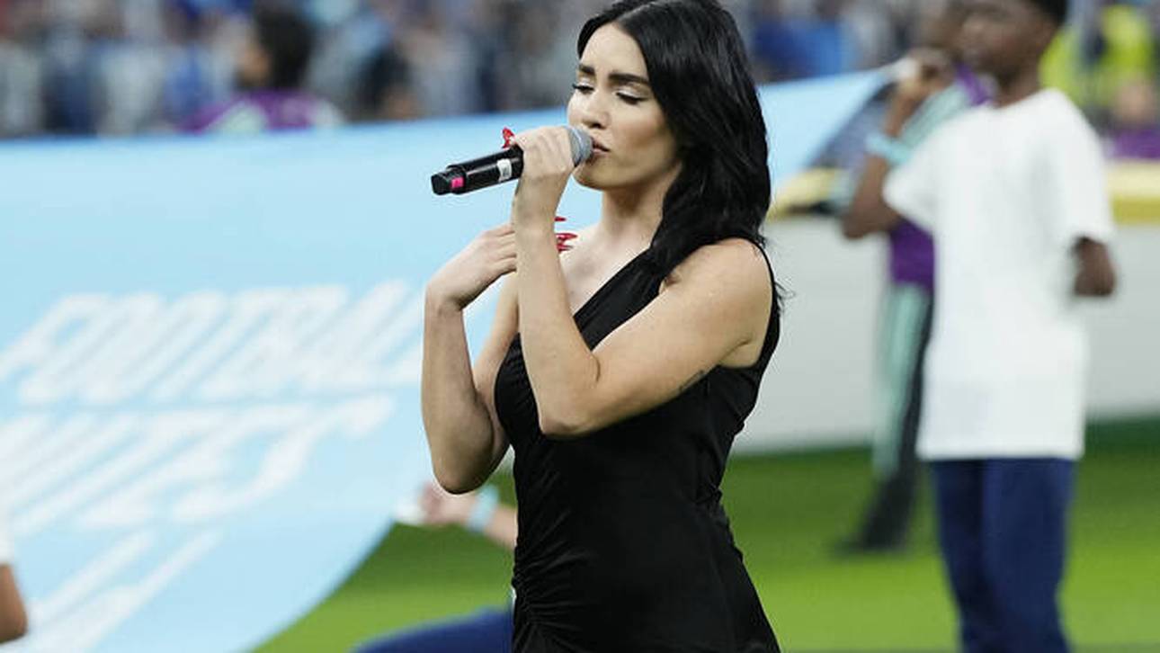 Netflix-Schönheit sang Hymne