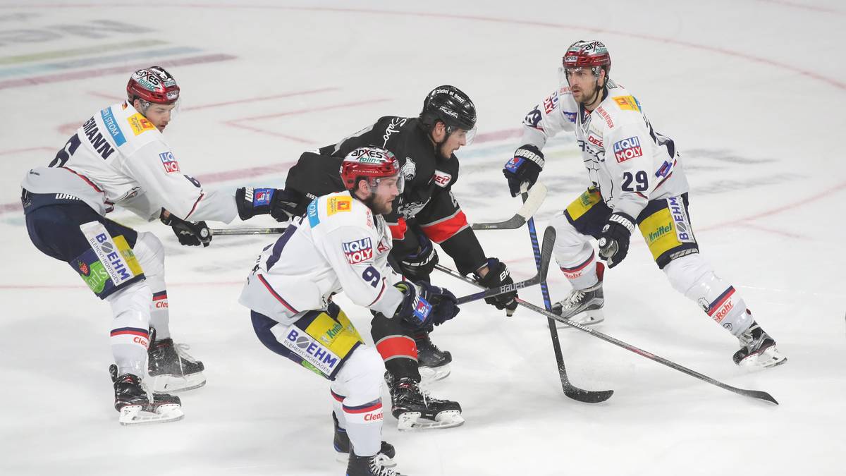 Daniel Richmond von den Eisbären muss sich nur denkbar knapp geschlagen geben, er steht bei +11. PUNKT FÜR MÜNCHEN - 4:1