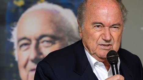 Sepp Blatter kann sich von seinem Job als FIFA-Boss nicht lösen
