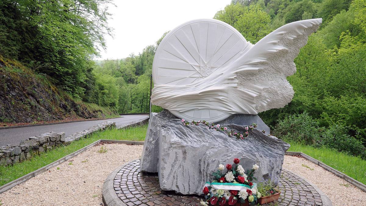 Der Portet d'Aspet weckt allerdings auch unschöne Erinnerungen. Auf der Abfahrt kam 1995 der Italiener Fabio Casartelli zu Tode. Ein Denkmal am Straßenrand erinnert an das Unglück