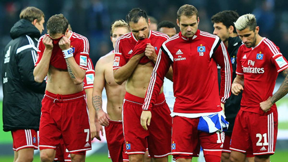 Schoßkätzchen der Hinrunde: Ladehemmung, Torschusspanik, Horrorserie: Geschlagene 507 Minuten müssen die leidgeprüften Fans des Hamburger SV warten, bis sie am sechsten Spieltag endlich den ersten Treffer ihres Teams in dieser Spielzeit bejubeln dürfen. Richtig verändert sich nach dem Premierentor an der Elbe aber nicht. Noch immer krebst der HSV im Tabellenkeller herum und stellt mit Abstand die harmloseste Offensive der Liga (neun Tore nach 17 Spielen). Mit nur zwei Auswärtstoren in der Hinrunde stellen die Hanseaten zudem den Tiefstwert von Eintracht Frankfurt aus der Saison 1988/89 ein