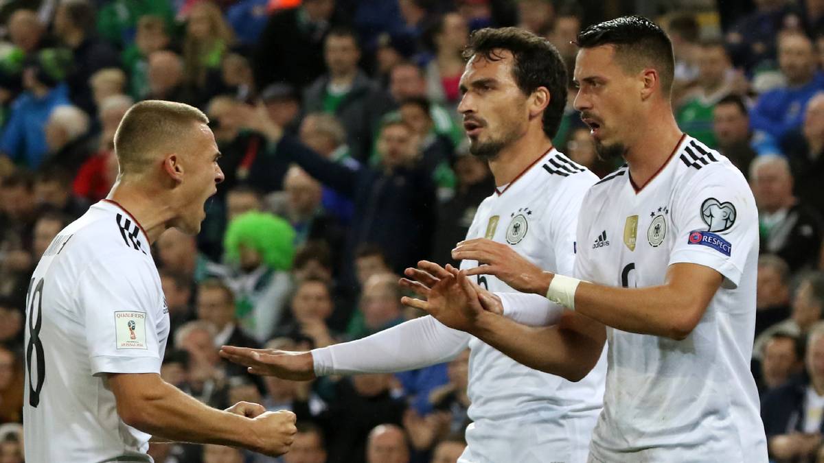 TOPF 1 - DEUTSCHLAND (1): Durch den 3:1-Sieg in Nordirland hat das DFB-Team Platz eins in seiner Quali-Gruppe sicher - und damit auch die Teilnahme an der WM