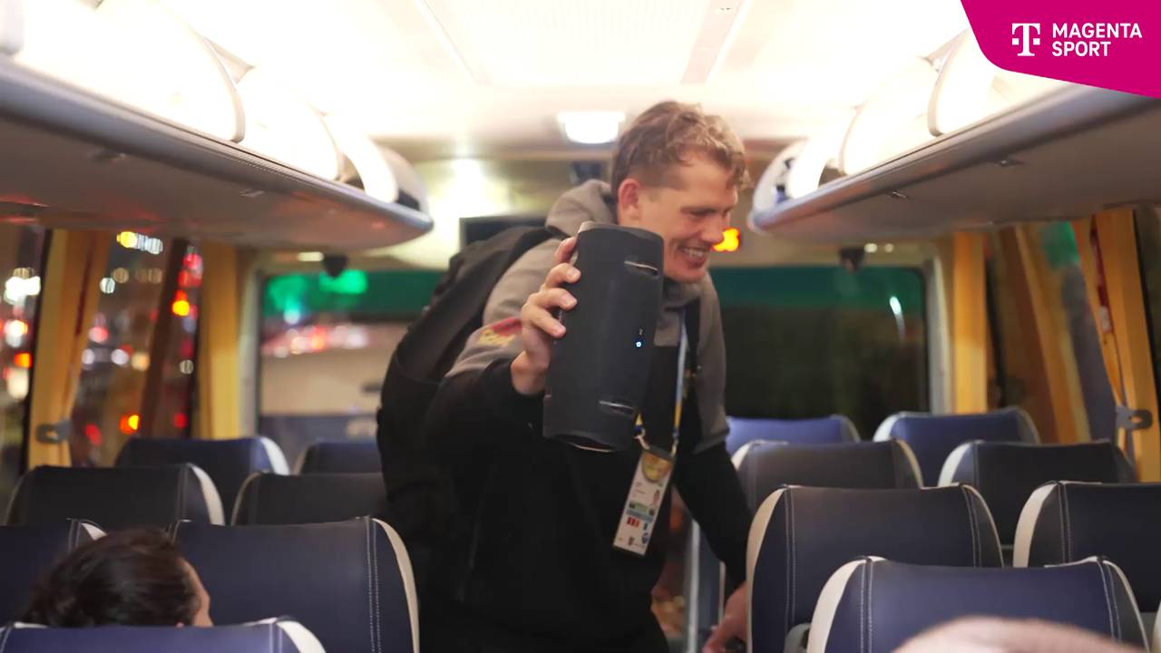 Deutscher WM-Krimi! Franz und Moritz Wagner feiern Halbfinaleinzug im Team-Bus